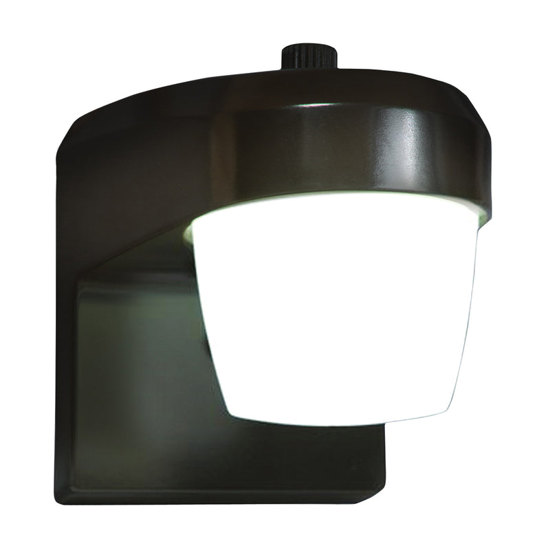 Eaton Lighting ALL-PRO Entry and Patio Light 120 V LED Lamp 573 Lumens 5000 K Color Temp